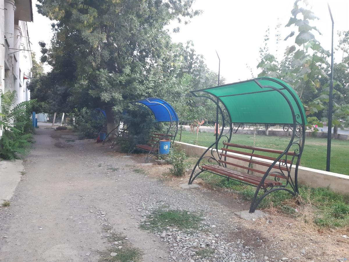 Hotel Azimut Jalal-Abad Exterior foto